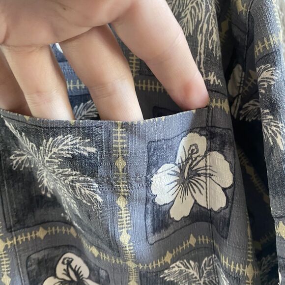 Tommy Bahama Shirt Mens Large Gray  Floral Hawaiian Silk Button Up Short Sleeve - Picture 4 of 9